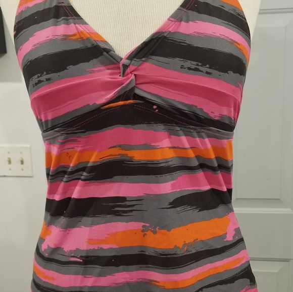 Converse swim top- size medium - Picture 2 of 13